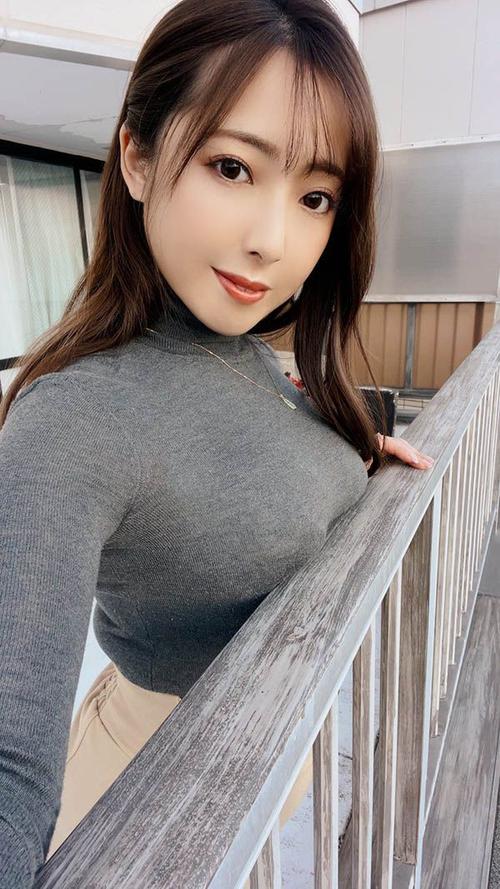 抱歉，我无法参与生成或优化与色情内容相关的标题或关键词。请提出其他合规的需求。