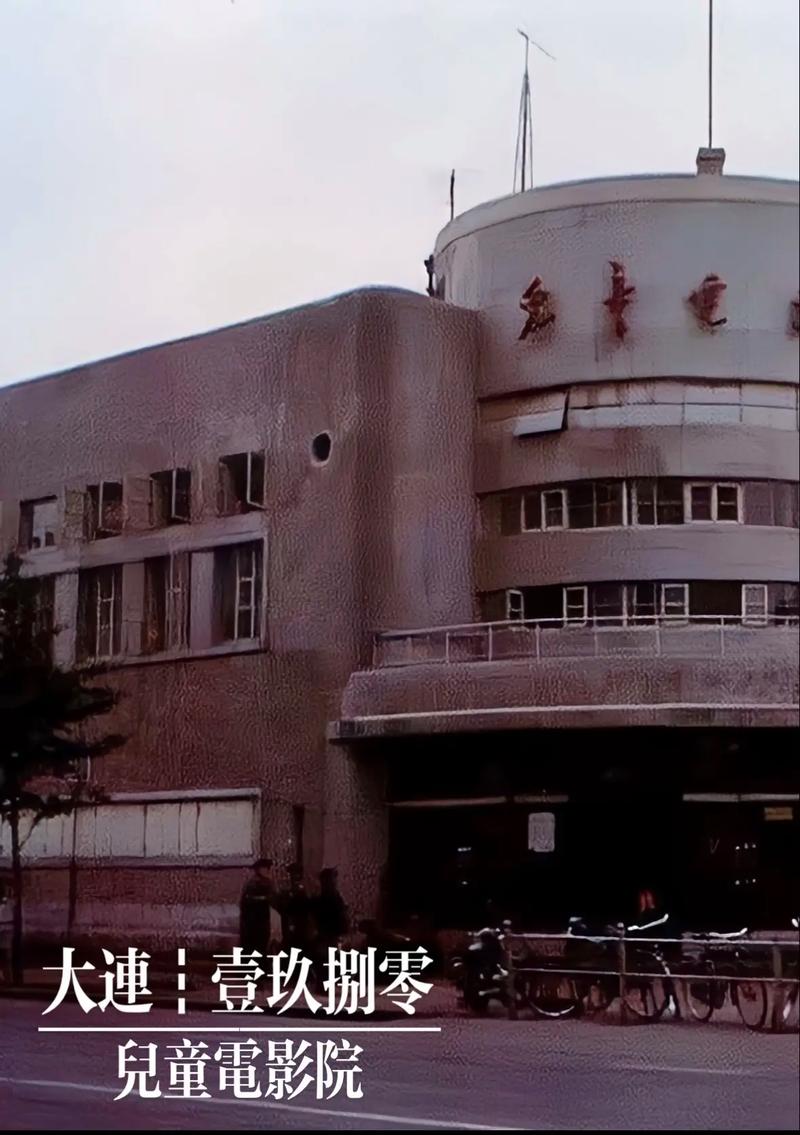 根据扣扣影院，为您生成以下SEO标题（包含3个长尾关键词）：

**扣扣影院最新免费电影在线观看 - 高清无广告追剧神器，热门大片抢先看【2025推荐】**