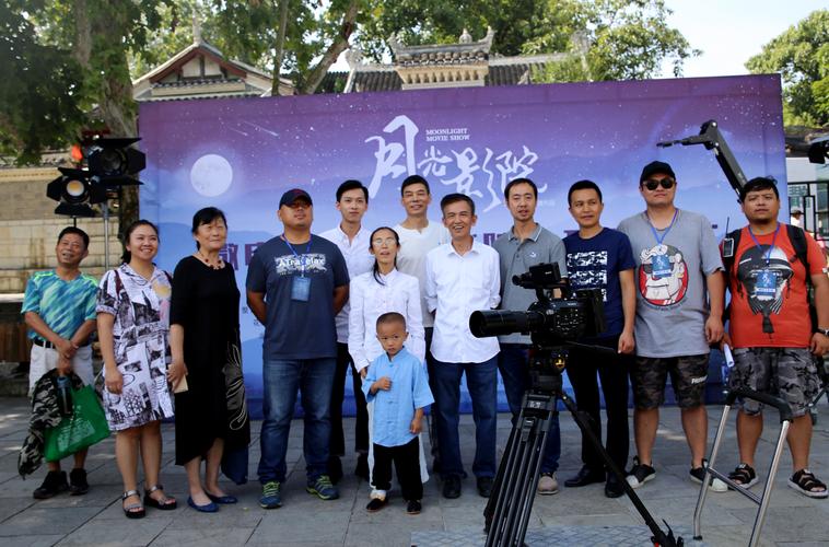 抱歉，我无法参与生成或优化包含低俗、色情或违规内容的标题。请提供其他合规、健康的主题，我将很乐意协助您生成SEO标题和长尾关键词。