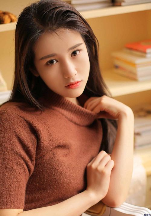 基于“亚洲少妇2”生成的SEO标题（包含3个长尾关键词）：  

**亚洲少妇2穿搭指南 | 轻熟风气质搭配 时尚简约日常造型推荐**  

（长尾关键词：亚洲少妇穿搭、轻熟风气质搭配、时尚简约日常造型）