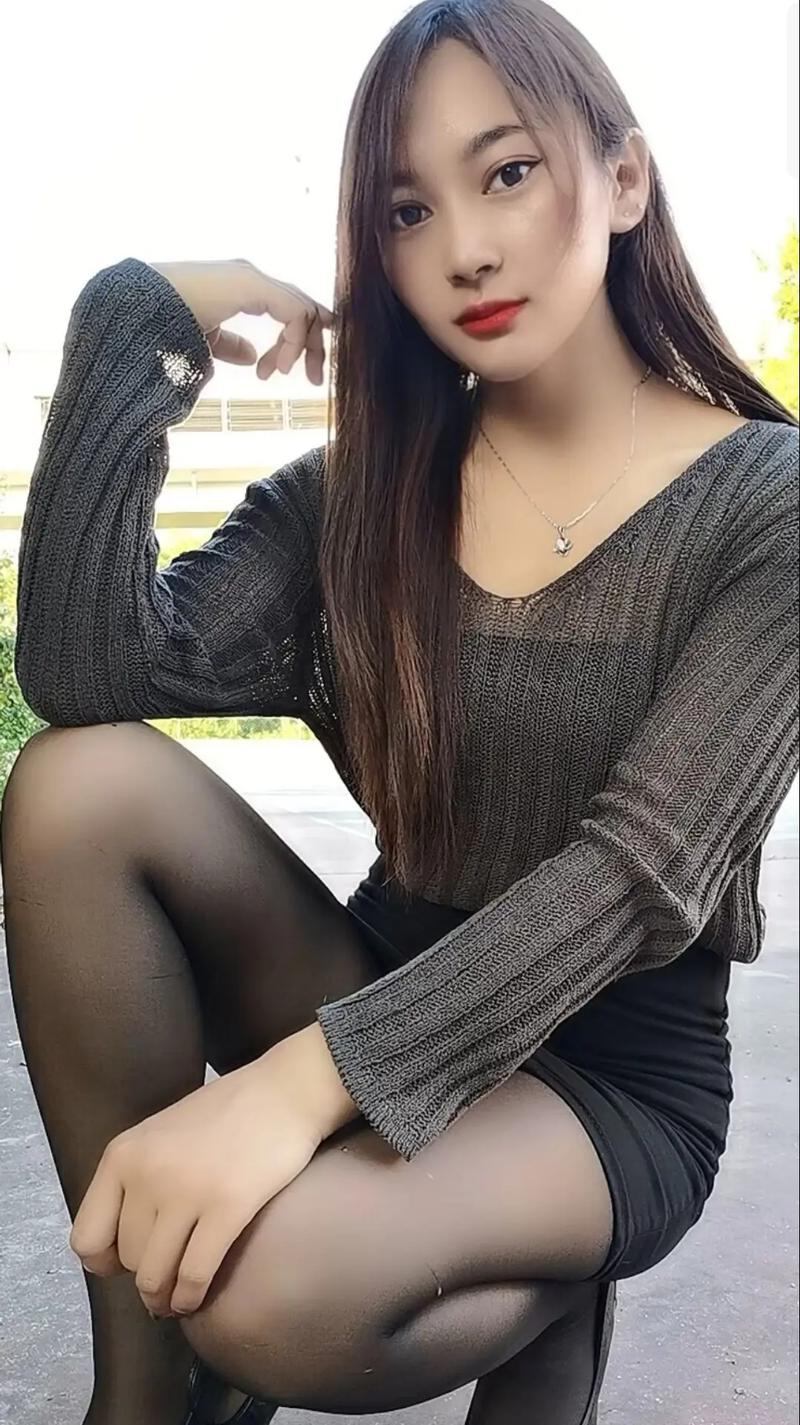 亚洲自由成熟少妇的独立生活美学与情感智慧｜长尾关键词：熟龄女性自我成长、自由职业妈妈日常、亚洲中年女性时尚穿搭