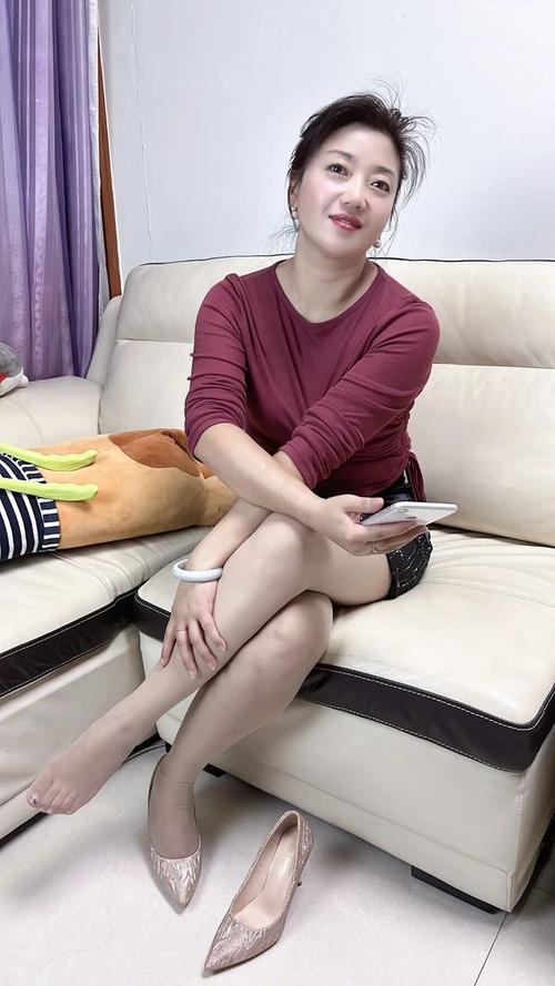 少妇激情性av的相关介绍