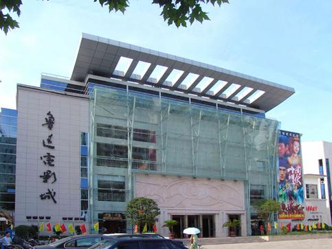 亚洲欧美熟妇熟女魅力鉴赏：熟女韵味、跨国风情与成熟女性穿搭指南