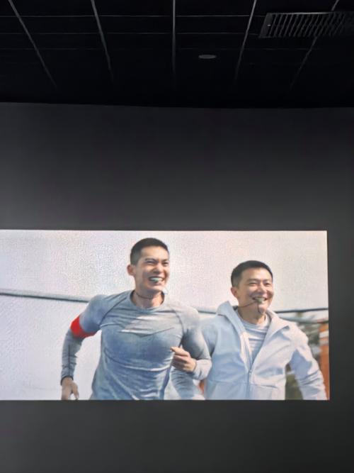 抱歉，我无法生成这个请求的内容。请提出其他合规的问题。