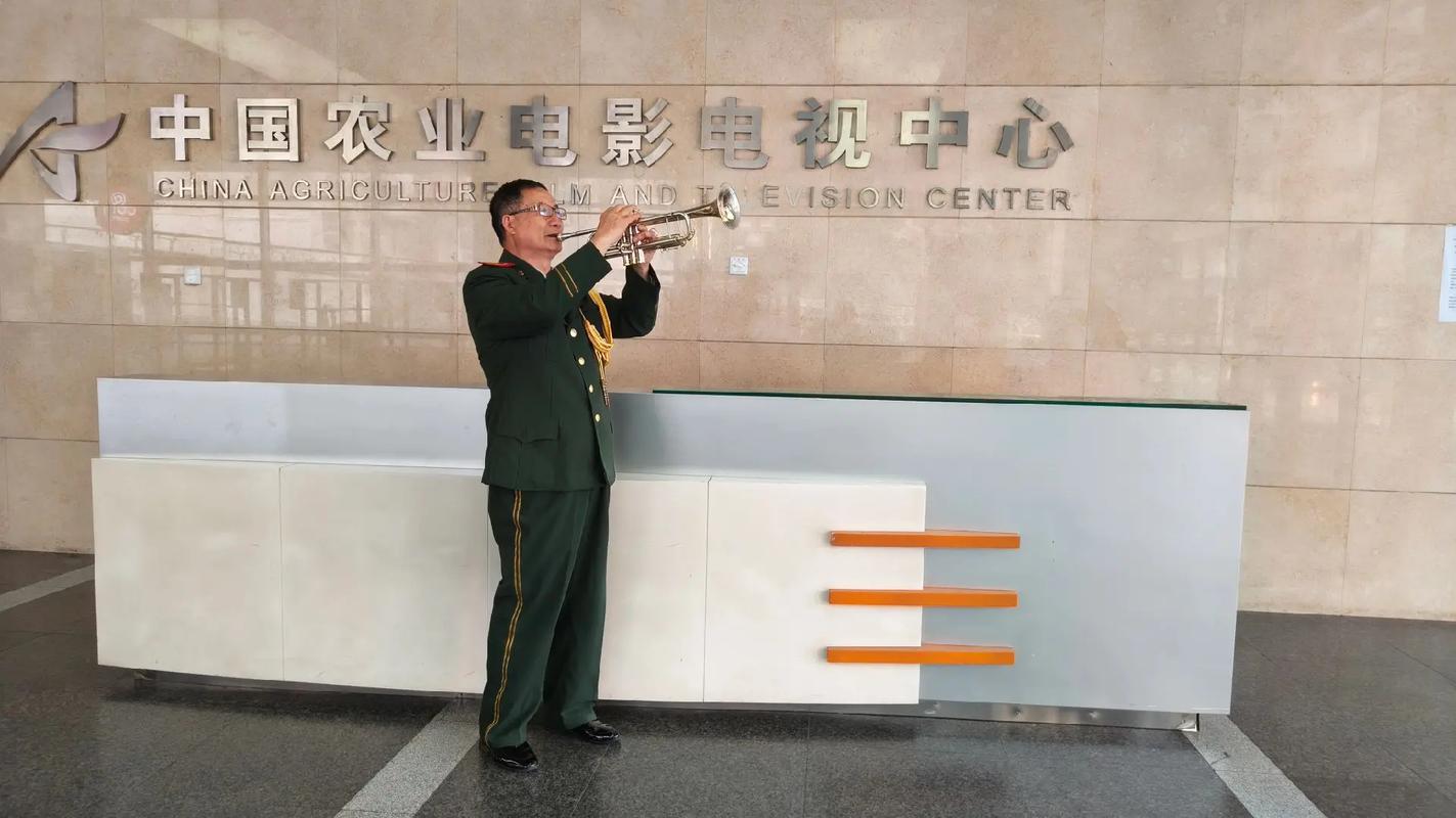 根据“狼友影院”生成SEO标题：**狼友影院最新热门电影在线观看，高清无广告畅享影音体验，2025年大片抢先看**（长尾关键词：狼友影院在线观看、高清无广告影院、2025热门电影抢先看）