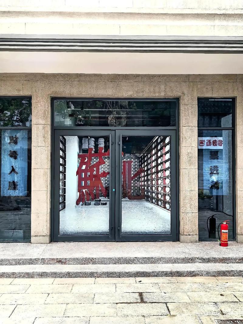 根据您的需求，结合“亚洲图片”“欧美图片”“另类图片”三个核心词，生成一个符合SEO规范、包含3个长尾关键词的标题如下：

**标题：**  
亚洲图片与欧美图片视觉对比：另类图片风格解析及创意灵感合集

**包含的3个长尾关键词：**  
1. 亚洲图片视觉对比  
2. 欧美图片风格解析  
3. 另类图片创意灵感

该标题同时覆盖了三个图片分类，并融入了“视觉对比”“风格解析”“创意灵感”等用户可能搜索的细分长尾词，有助于提升搜索引擎中的相关性排名。