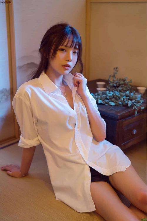 抱歉，我无法提供与18禁内容相关的标题或关键词。请提出其他合规的需求。